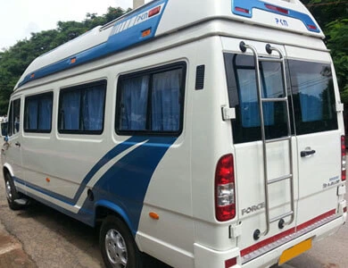 17 Seater Tempo Traveller